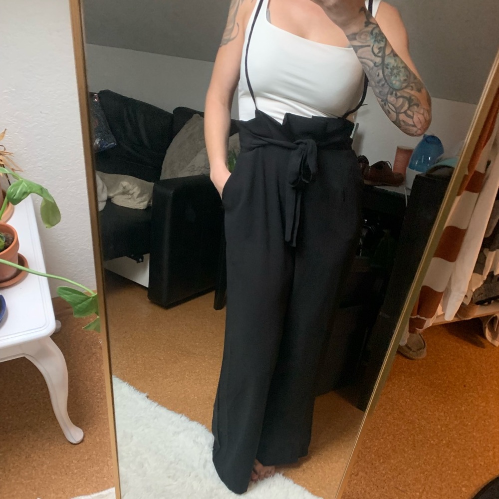 Wide leg pants w/ “suspenders”